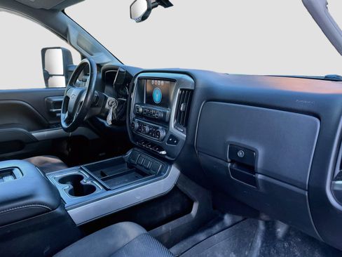 Used 2017 Chevrolet Silverado 2500 LT AWD/4WD image 29