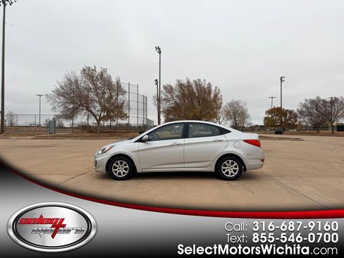 Used 2013 Hyundai Accent GLS FWD image 1