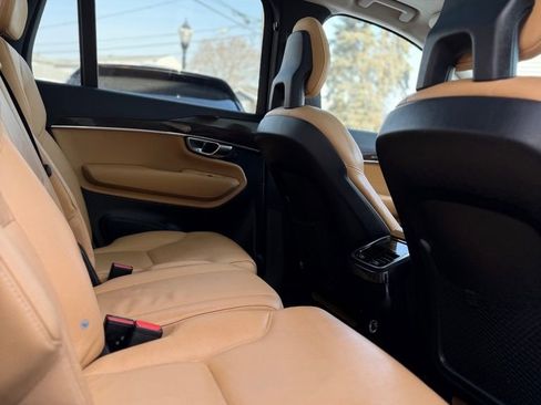 Used 2016 Volvo XC90 T6 Momentum w/ Momentum Plus Package image 12