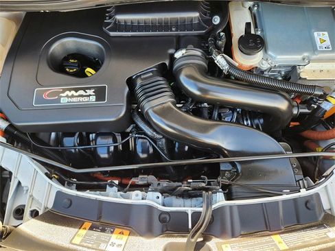 Used 2017 Ford C-MAX Energi Titanium w/ Equipment Group 501A image 30