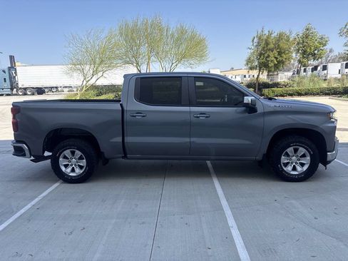 Used 2021 Chevrolet Silverado 1500 LT RWD image 2