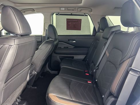 Certified 2025 Nissan Pathfinder Platinum w/ Cargo Package image 18