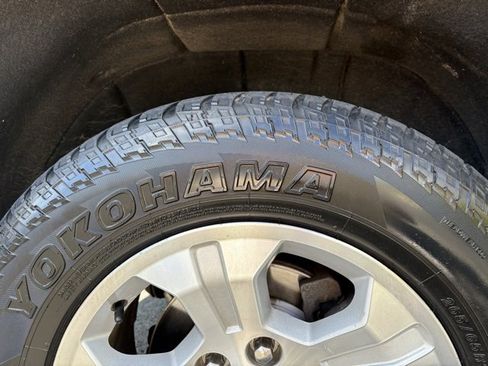 Used 2017 Chevrolet Silverado 1500 LTZ Z71 w/ LTZ Plus Package image 11