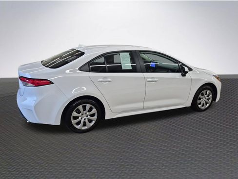 Used 2026 Toyota Corolla LE FWD image 4
