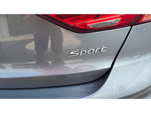 Used 2017 Hyundai Elantra Sport FWD image 27