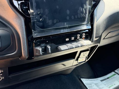 Used 2025 RAM 2500 Tradesman AWD/4WD image 23