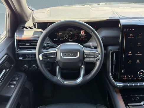 Used 2025 GMC Yukon XL Denali AWD/4WD image 26