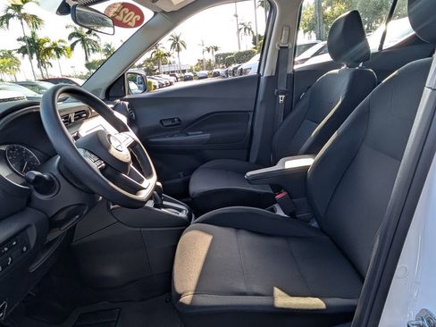 Certified 2025 Nissan Kicks Play S image 10