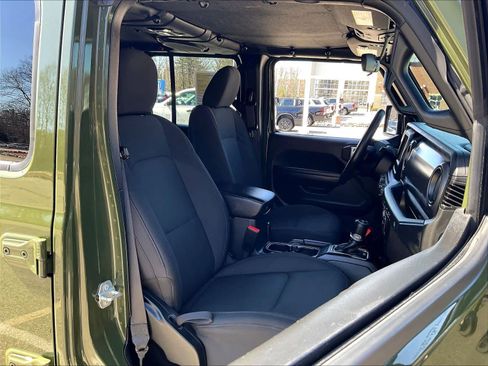 Used 2023 Jeep Wrangler Unlimited w/ Cold Weather Group image 11