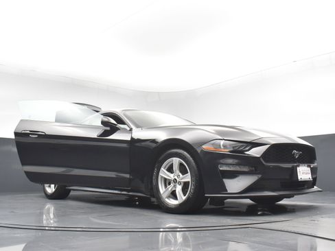 Used 2022 Ford Mustang Coupe image 30
