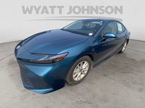 Used 2025 Toyota Camry LE FWD image 2