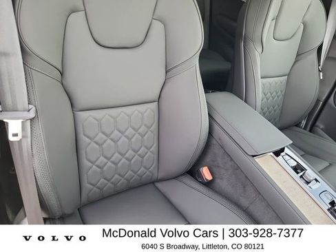 New 2026 Volvo XC90 B5 Plus w/ Protection Package Premier AWD/4WD image 19