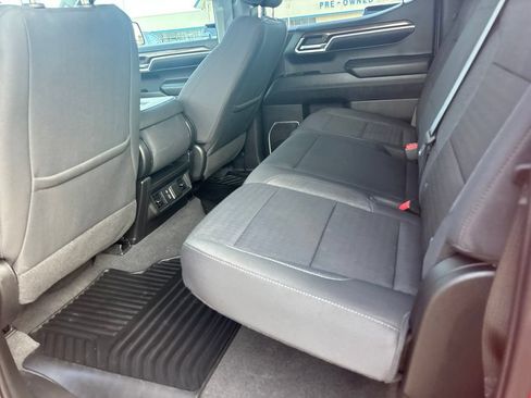 Used 2022 Chevrolet Silverado 1500 LT AWD/4WD image 20
