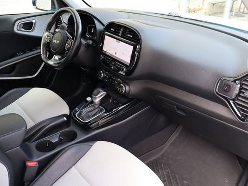 Used 2023 Kia Soul GT-Line FWD image 25