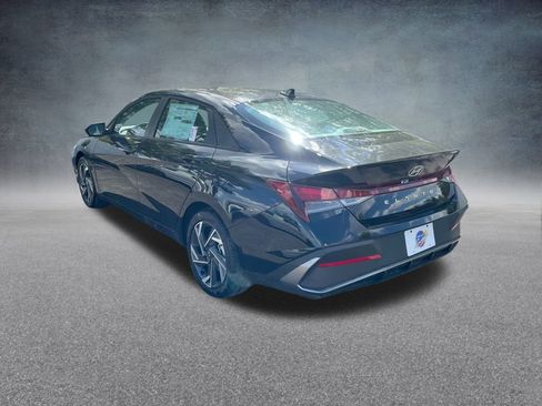 Used 2025 Hyundai Elantra Sport image 29