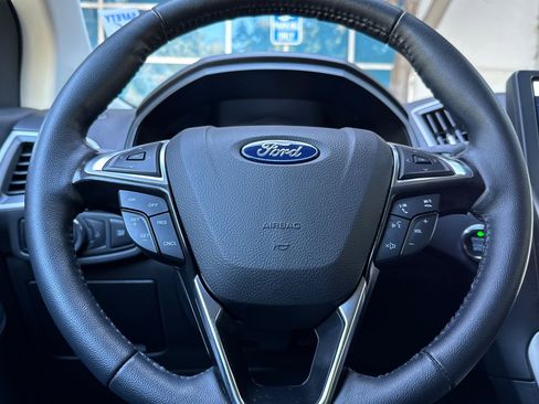 Used 2023 Ford Edge SEL image 26