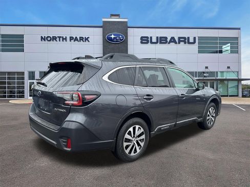 Used 2020 Subaru Outback Premium image 3