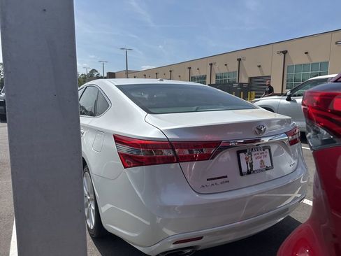 Used 2013 Toyota Avalon XLE Touring image 3