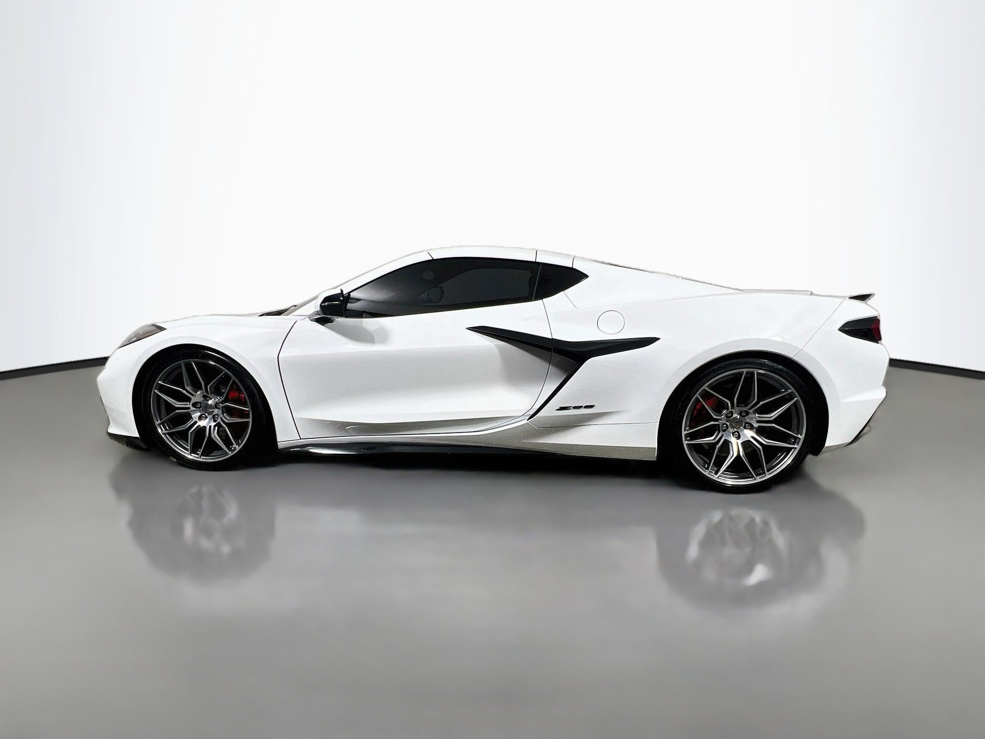 Used 2023 Chevrolet Corvette Z06 RWD image 9