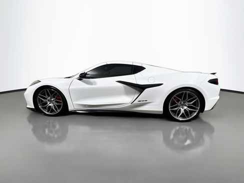 Used 2023 Chevrolet Corvette Z06 RWD image 9