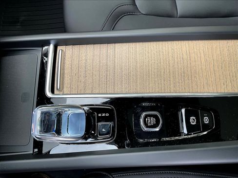 New 2026 Volvo XC60 B5 Plus w/ Climate Package image 10