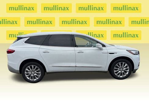 Used 2020 Buick Enclave Essence w/ Sound and Sites Package image 12