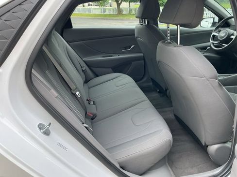 Certified 2024 Hyundai Elantra Blue FWD image 19