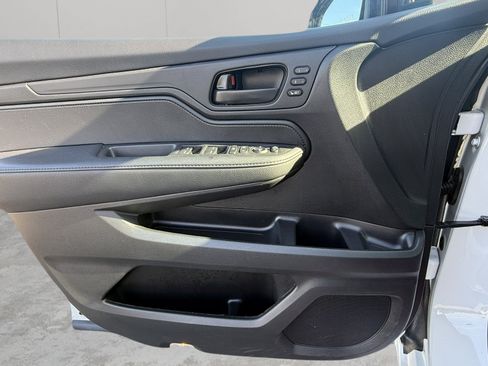 Used 2025 Honda Odyssey Sport-L image 32