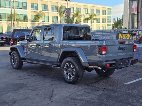 New 2026 Jeep Gladiator Sahara AWD/4WD image 4