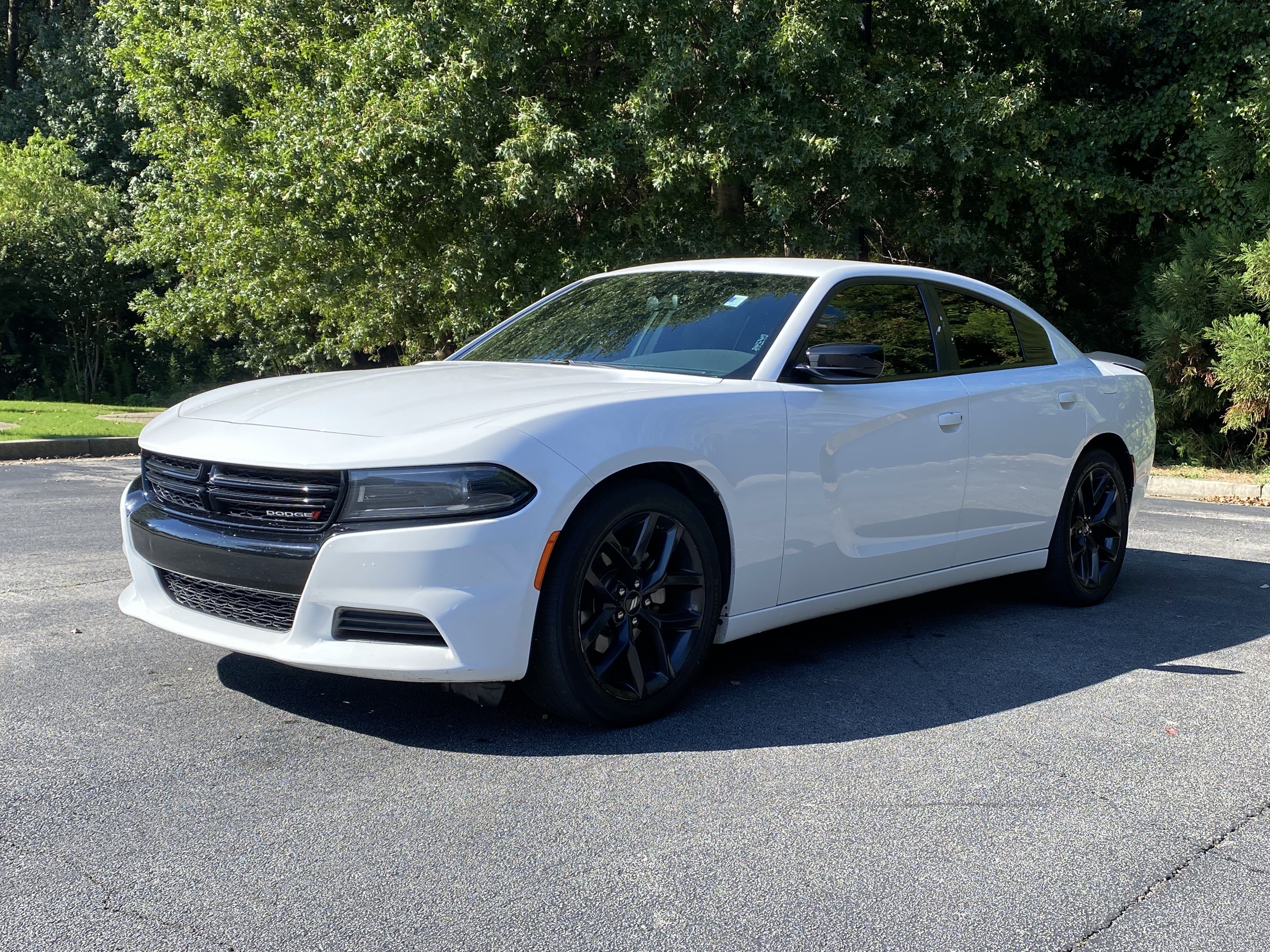 Used 2022 Dodge Charger SXT w/ Blacktop Package RWD image 5