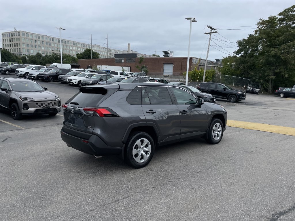Certified 2022 Toyota RAV4 LE AWD/4WD image 8