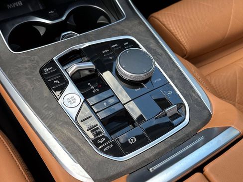 Used 2023 BMW X7 xDrive40i w/ Premium Package image 23