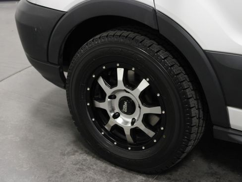 Used 2018 Ford Transit 150 XLT image 10