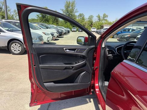 Used 2019 Ford Edge SEL w/ Equipment Group 201A FWD image 10