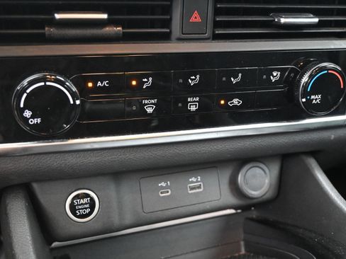 Used 2023 Nissan Rogue S AWD/4WD image 30
