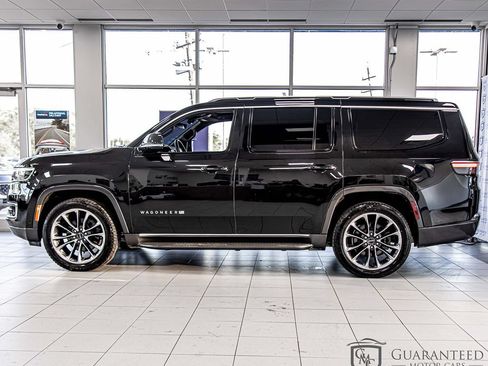 Used 2022 Jeep Wagoneer Series II w/ Premium Group I AWD/4WD image 6