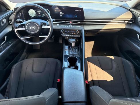 Used 2023 Hyundai Elantra SEL w/ Convenience Package image 15