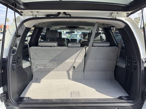 Used 2010 Toyota Sequoia Platinum image 27