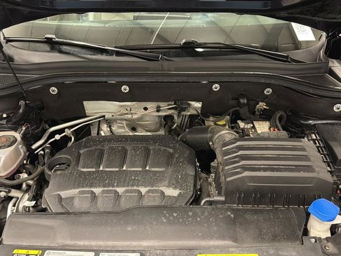 Used 2024 Volkswagen Atlas SE w/ Black Wheel Package image 28