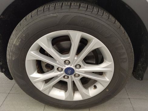 Used 2017 Ford Escape SE image 31