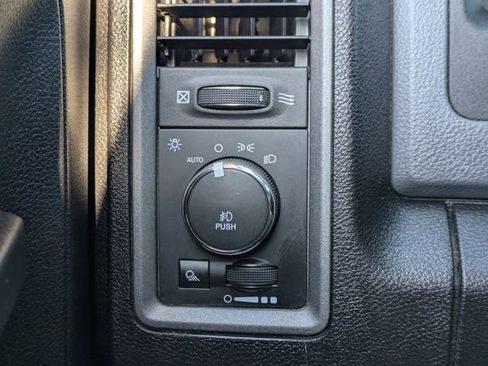 Used 2014 RAM 1500 Express image 20
