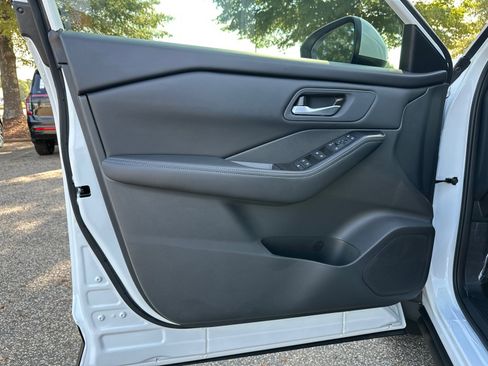 New 2026 Nissan Rogue SV image 10