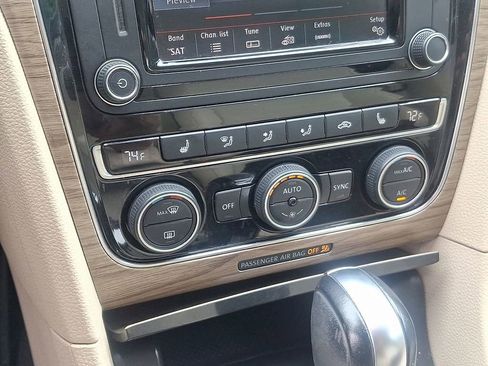 Used 2017 Volkswagen Passat 1.8T SE w/ SE Lighting Package image 15