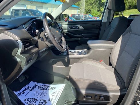 Certified 2020 Chevrolet Traverse LT w/ Driver Confidence II Package image 24