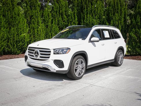 Used 2025 Mercedes-Benz GLS 450 4MATIC image 5