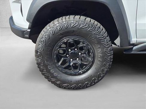 Used 2024 Chevrolet Colorado ZR2 w/ ZR2 Bison Edition AWD/4WD image 22