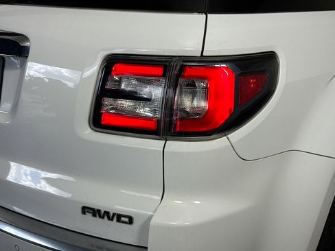 Used 2016 GMC Acadia SLE image 33