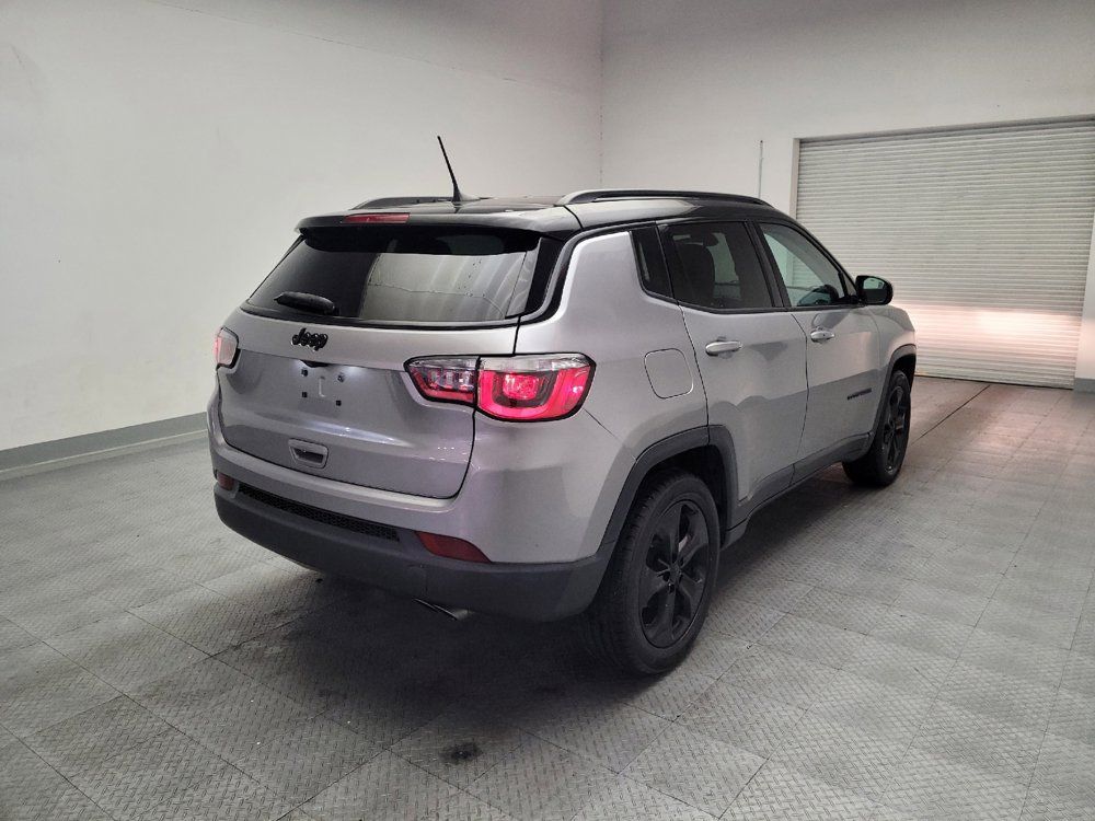 Used 2018 Jeep Compass Latitude w/ Popular Equipment Group FWD image 9
