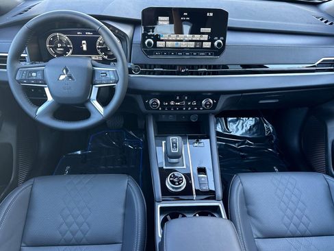 New 2025 Mitsubishi Outlander SEL image 12