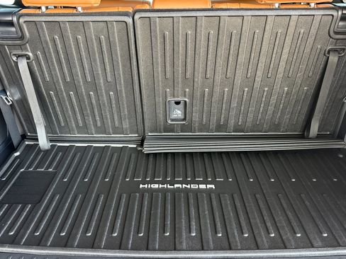 Certified 2026 Toyota Highlander Platinum AWD/4WD image 16